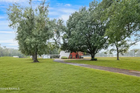 $300,000 | 135 Woodys Lane, Sunset, LA 70584