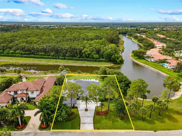 $3,575,000 | 1761 Breakers W Boulevard, West Palm Beach, FL 33411