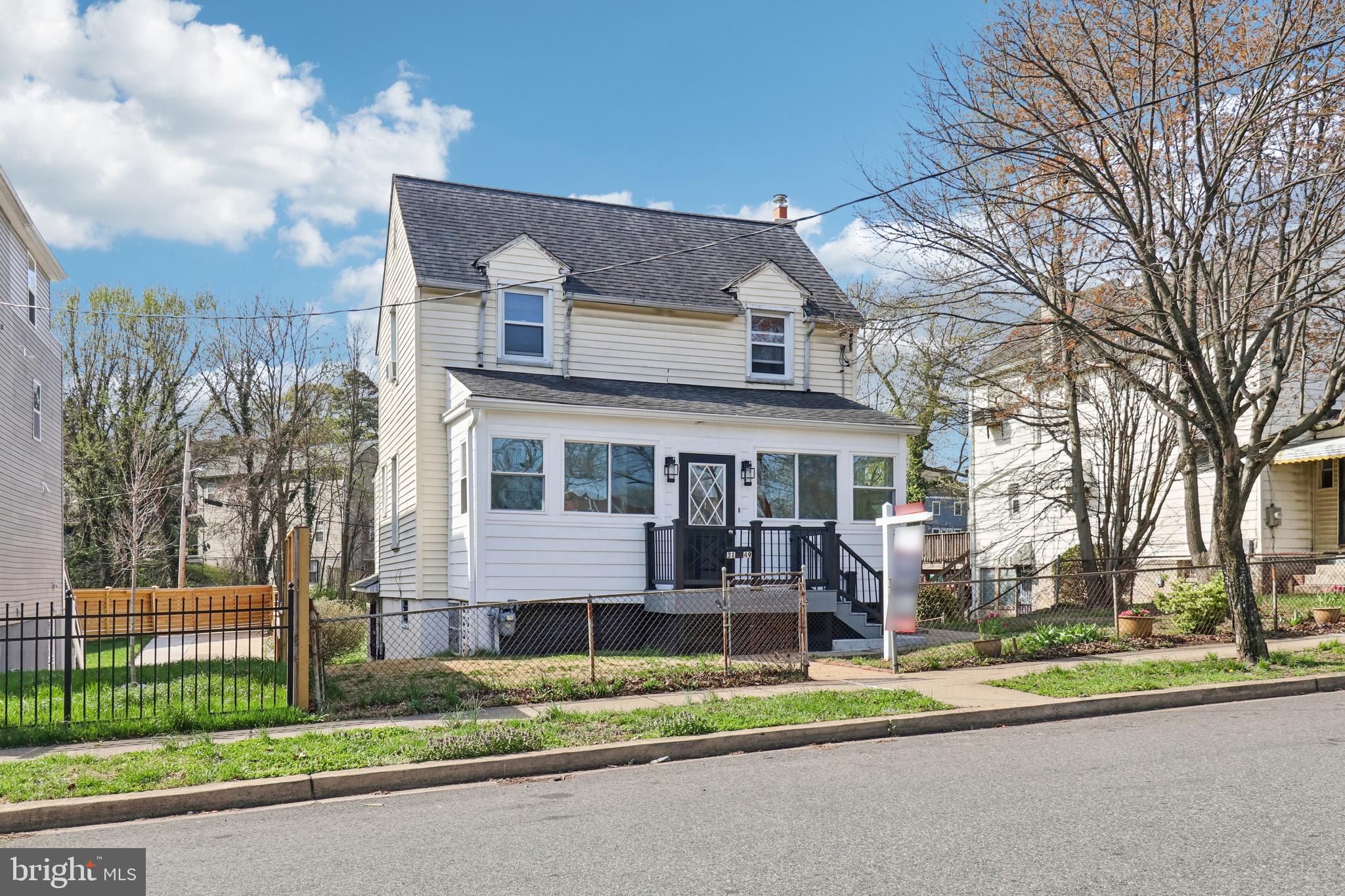 3149 Newton Street Northeast Washington, DC 20018 - Photo 4 of 57 Vinyl siding on house