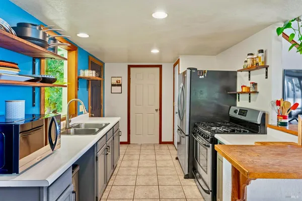 $850,000 | 40401 Little River-Airport Road, Little River, CA 95456