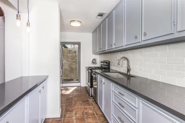 $4,200 | 1942 Indiana Street, Houston, TX 77019