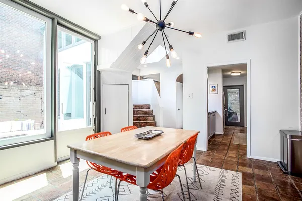 $4,200 | 1942 Indiana Street, Houston, TX 77019