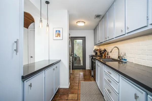 $4,200 | 1942 Indiana Street, Houston, TX 77019