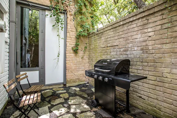 $4,200 | 1942 Indiana Street, Houston, TX 77019