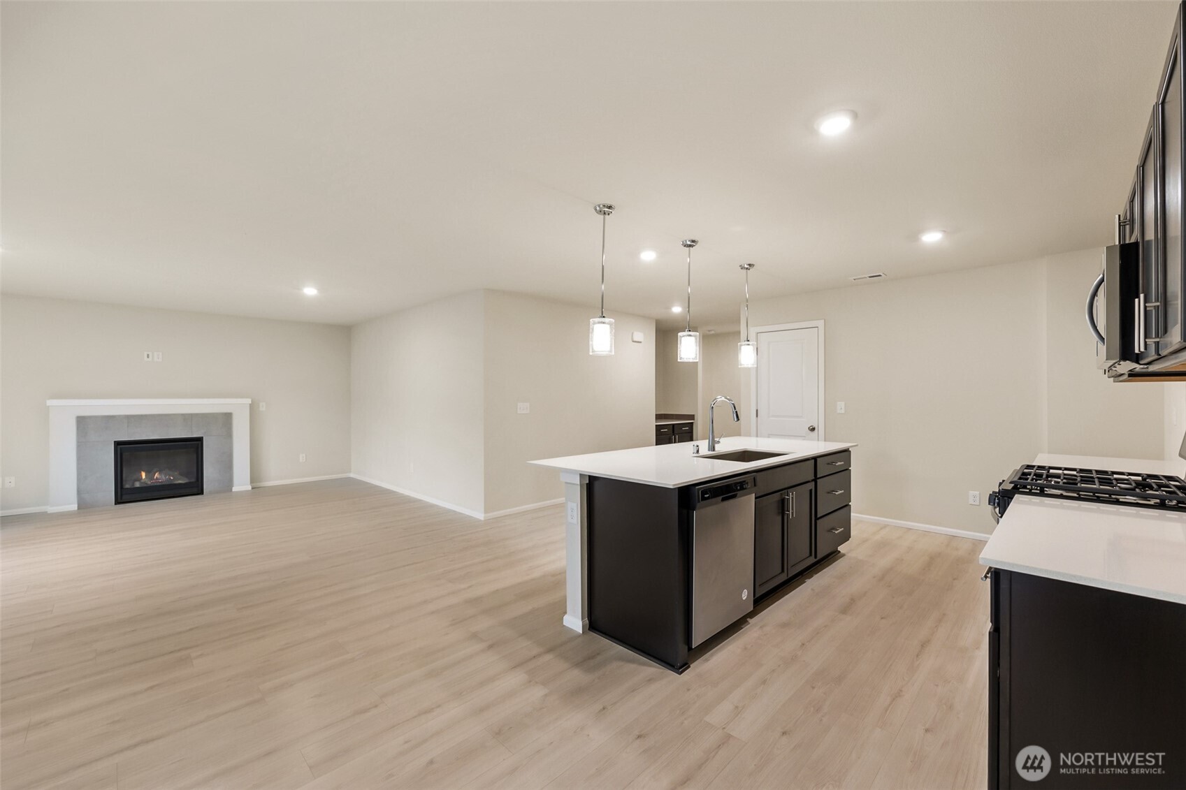 107 Willowbrook Drive Chehalis, WA 98532 - Photo 11 of 30 a kitchen with stainless steel appliances granite countertop a stove and a sink