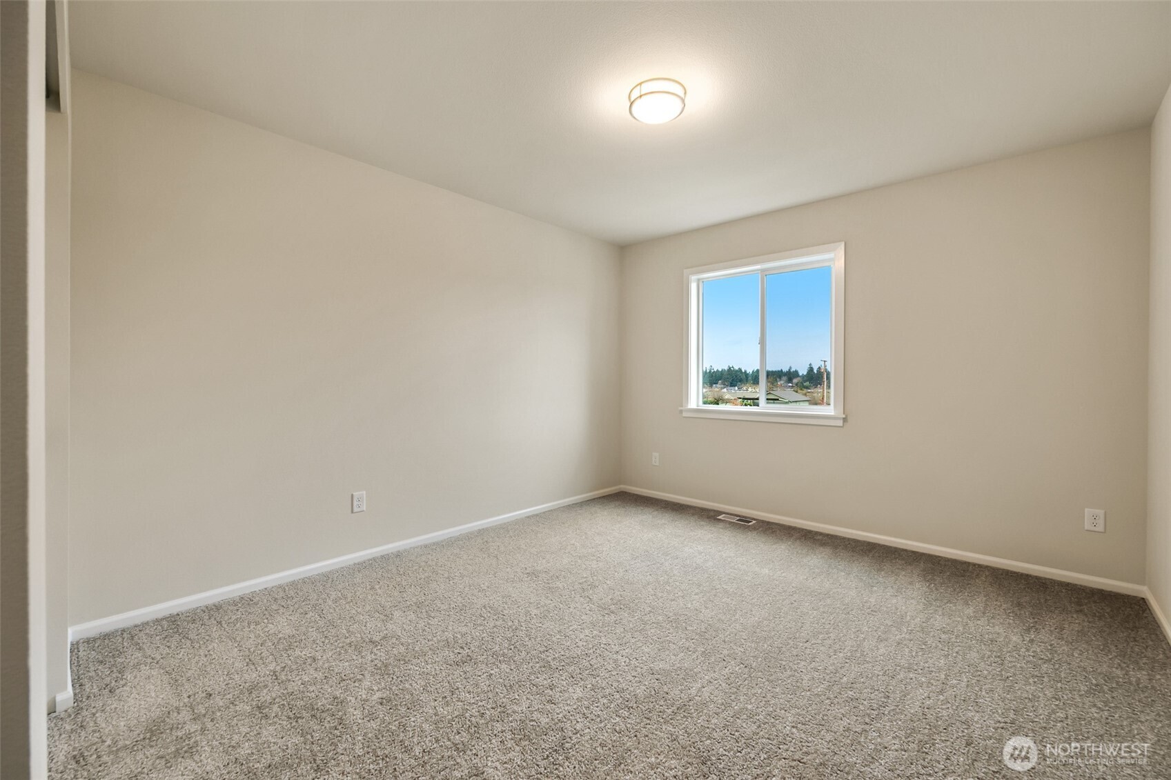 107 Willowbrook Drive Chehalis, WA 98532 - Photo 20 of 30 an empty room with a window