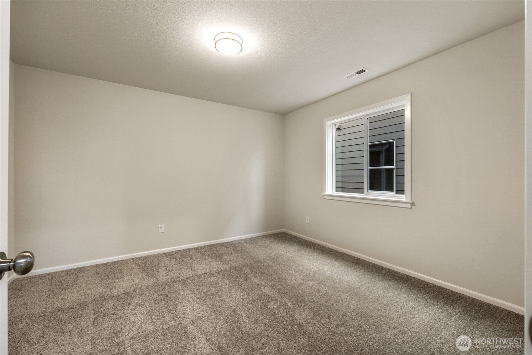 107 Willowbrook Drive Chehalis, WA 98532 - Photo 5 of 30 an empty room with a window