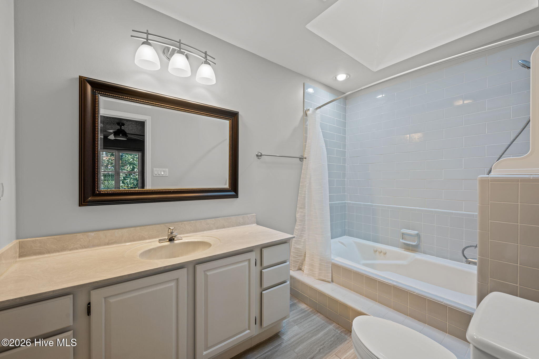 5801 Jolly Roger Road New Bern, NC 28560 - Photo 20 of 55 Primary Bath