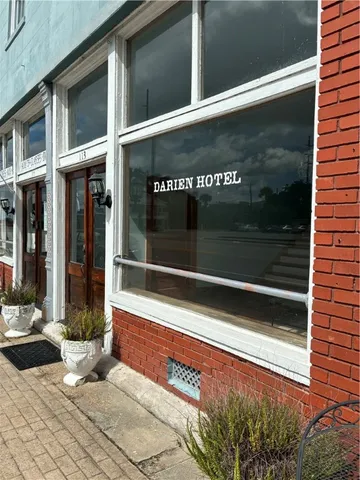 $1,200 | 113 North Walton Street, Unit D, Darien, GA 31305