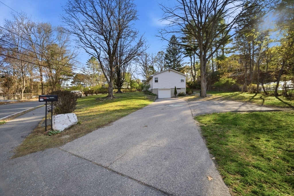 11 Ingleside Road Natick, MA 01760 - Photo 4 of 40 Gallery Image 4