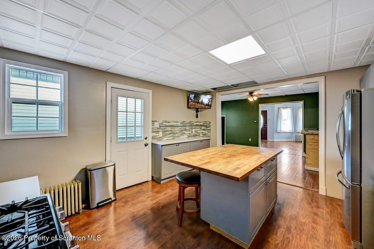 328 Ferdinand Street Scranton, PA 18508 - Photo 19 of 40 a room with pool table and window