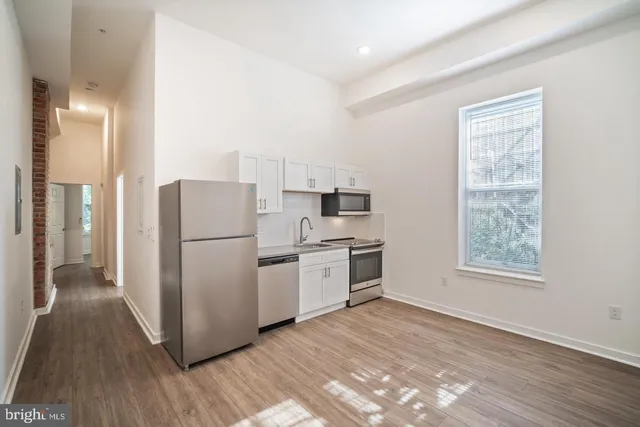 $1,595 | 407 South 42nd Street, Unit 3R, Philadelphia, PA 19104