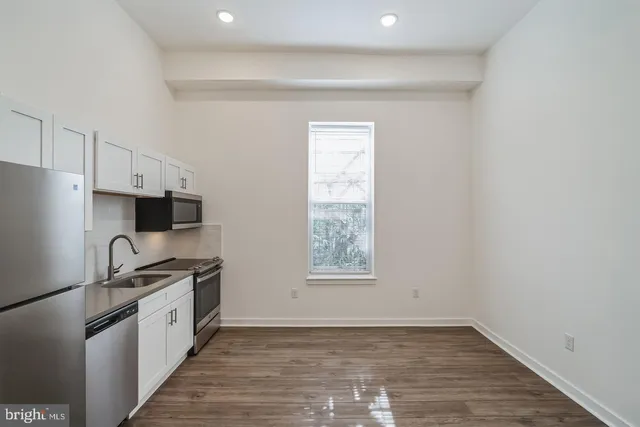 $1,595 | 407 South 42nd Street, Unit 3R, Philadelphia, PA 19104