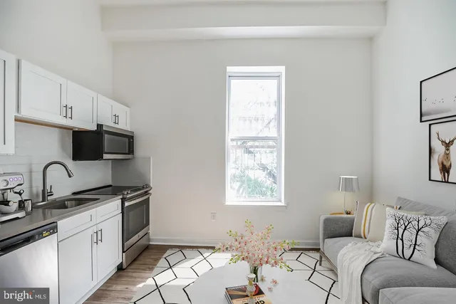 $1,595 | 407 South 42nd Street, Unit 3R, Philadelphia, PA 19104