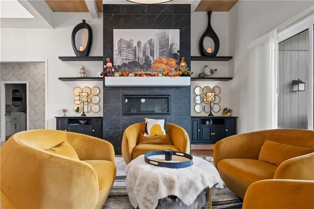 $689,900 | 4132 Northeast Dearborn Lane, Lee's Summit, MO 64064