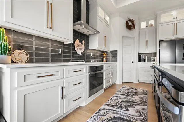 $689,900 | 4132 Northeast Dearborn Lane, Lee's Summit, MO 64064