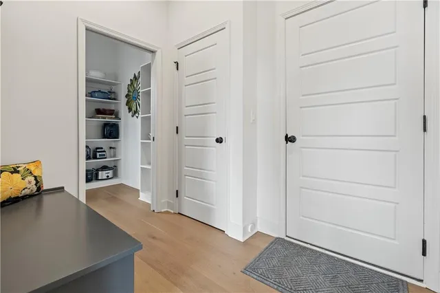 $689,900 | 4132 Northeast Dearborn Lane, Lee's Summit, MO 64064