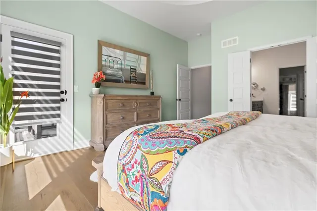 $689,900 | 4132 Northeast Dearborn Lane, Lee's Summit, MO 64064