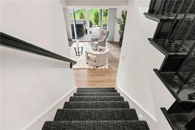 $689,900 | 4132 Northeast Dearborn Lane, Lee's Summit, MO 64064