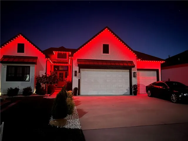 $689,900 | 4132 Northeast Dearborn Lane, Lee's Summit, MO 64064