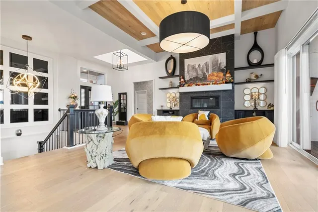 $689,900 | 4132 Northeast Dearborn Lane, Lee's Summit, MO 64064