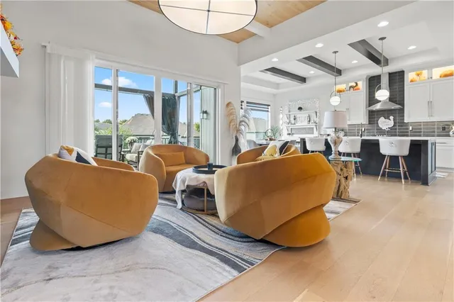 $689,900 | 4132 Northeast Dearborn Lane, Lee's Summit, MO 64064