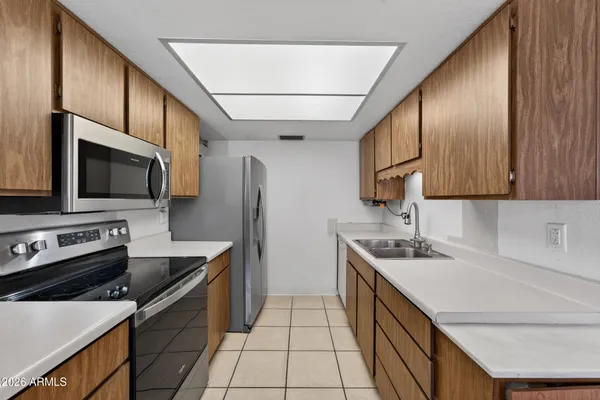 $215,000 | 10101 North 97th Drive, Unit A, Peoria, AZ 85345