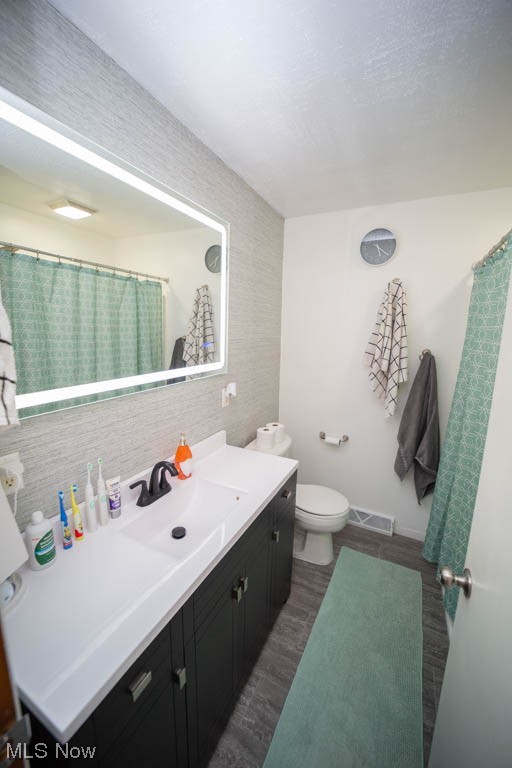 43655 Middle Ridge Road Lorain, OH 44053 - Photo 23 of 35 Full shared bath main floor