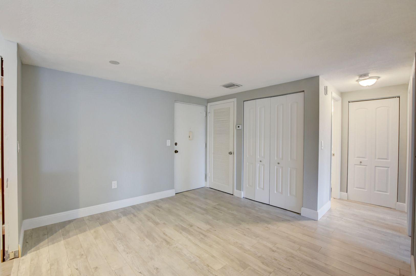 290 West Palmetto Park Road, Unit 304 Boca Raton, FL 33432 - Photo 8 of 27 a view of an empty room