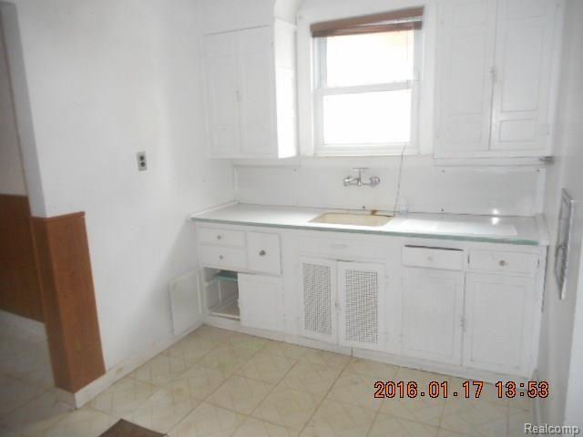 8134 Robson Street Detroit, MI 48228 - Photo 6 of 13