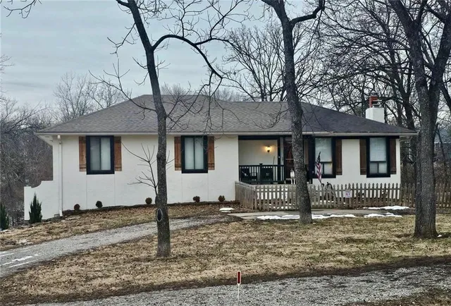 $447,000 | 21800 South Martha Road, Peculiar, MO 64078