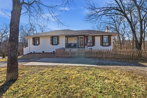 $447,000 | 21800 South Martha Road, Peculiar, MO 64078