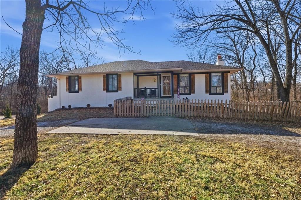 21800 South Martha Road Peculiar, MO 64078 - Photo 1 of 23