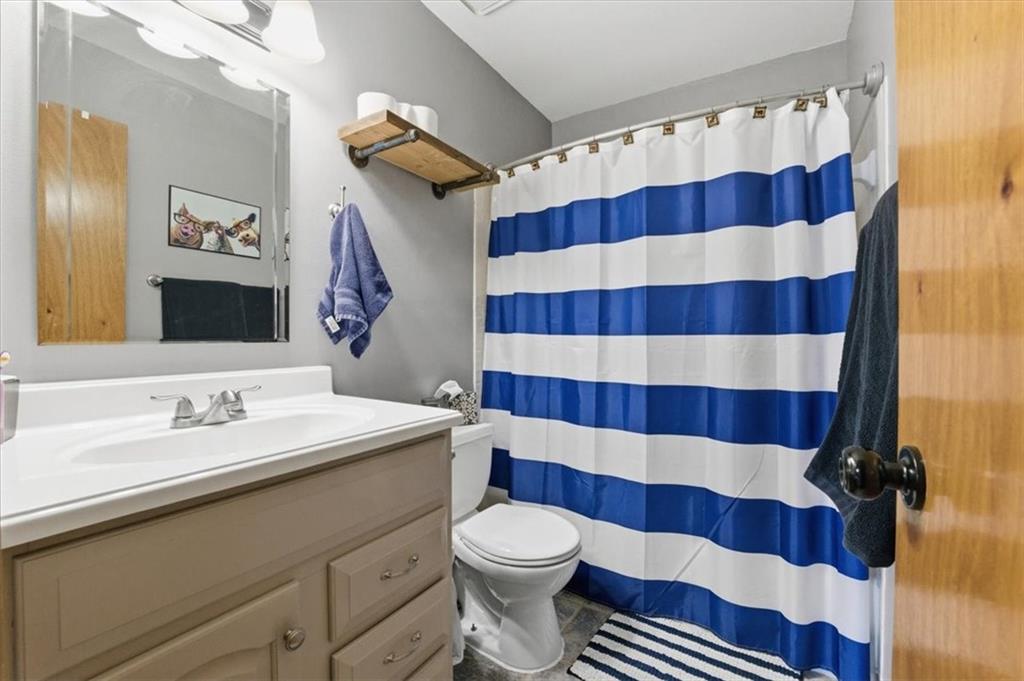 21800 South Martha Road Peculiar, MO 64078 - Photo 16 of 23