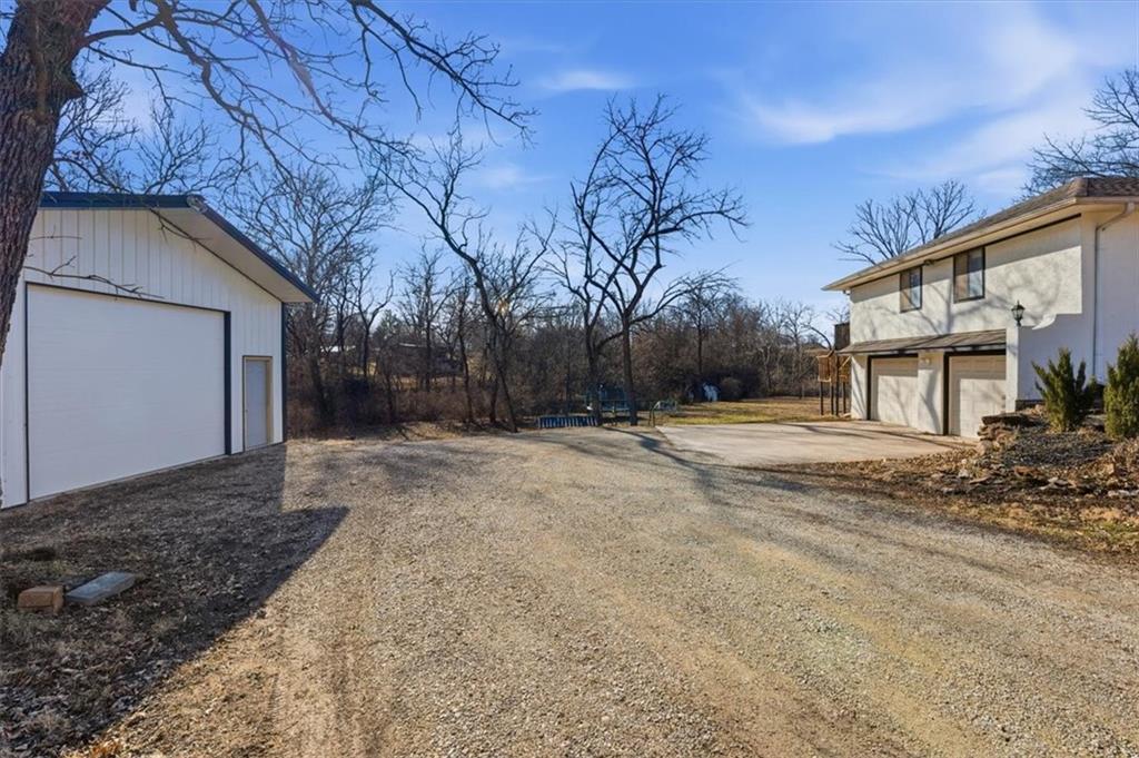 21800 South Martha Road Peculiar, MO 64078 - Photo 5 of 23