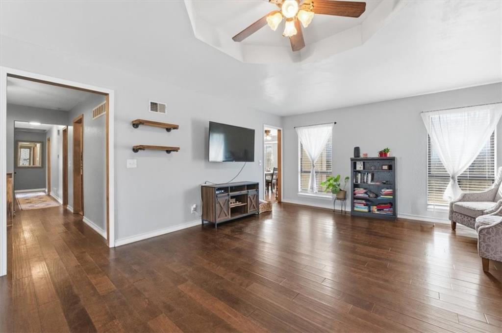 21800 South Martha Road Peculiar, MO 64078 - Photo 7 of 23