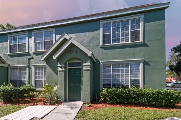 $1,975 | 10462 White Lake Court, Tampa, FL 33626