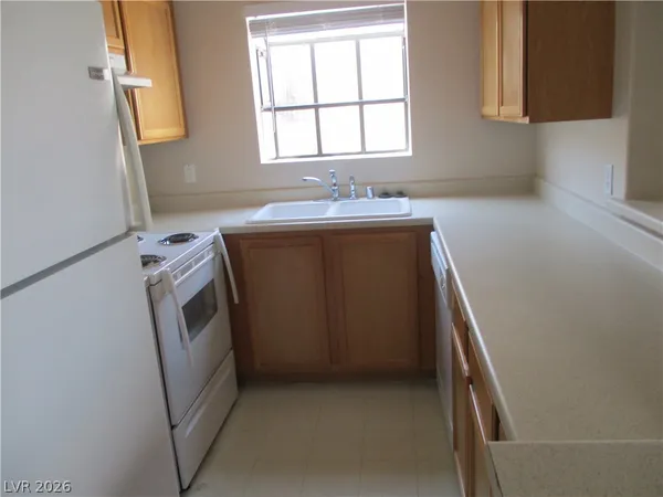 $995 | 2967 Juniper Hills Boulevard, Unit 201, Las Vegas, NV 89142