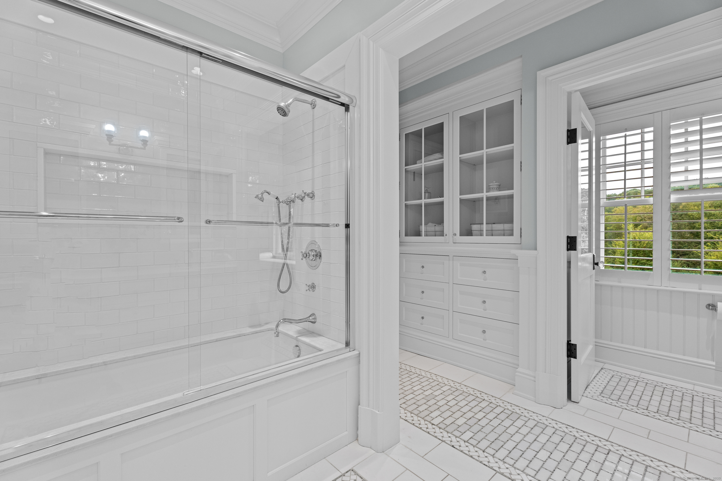 294 Maple Road Easton, CT 06612 - Photo 28 of 40 Marble Jack & Jill bathroom