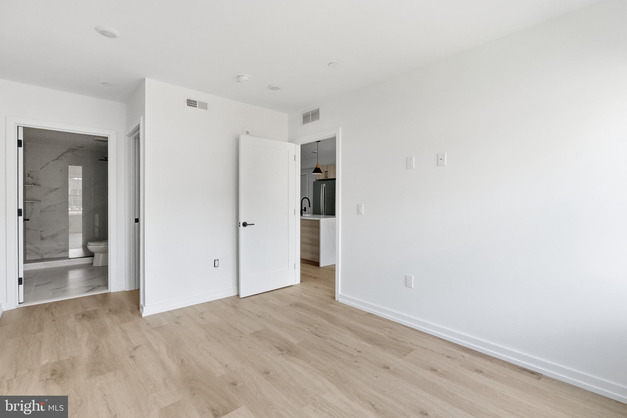 209 New Street, Unit 4B Philadelphia, PA 19106 - Photo 12 of 21