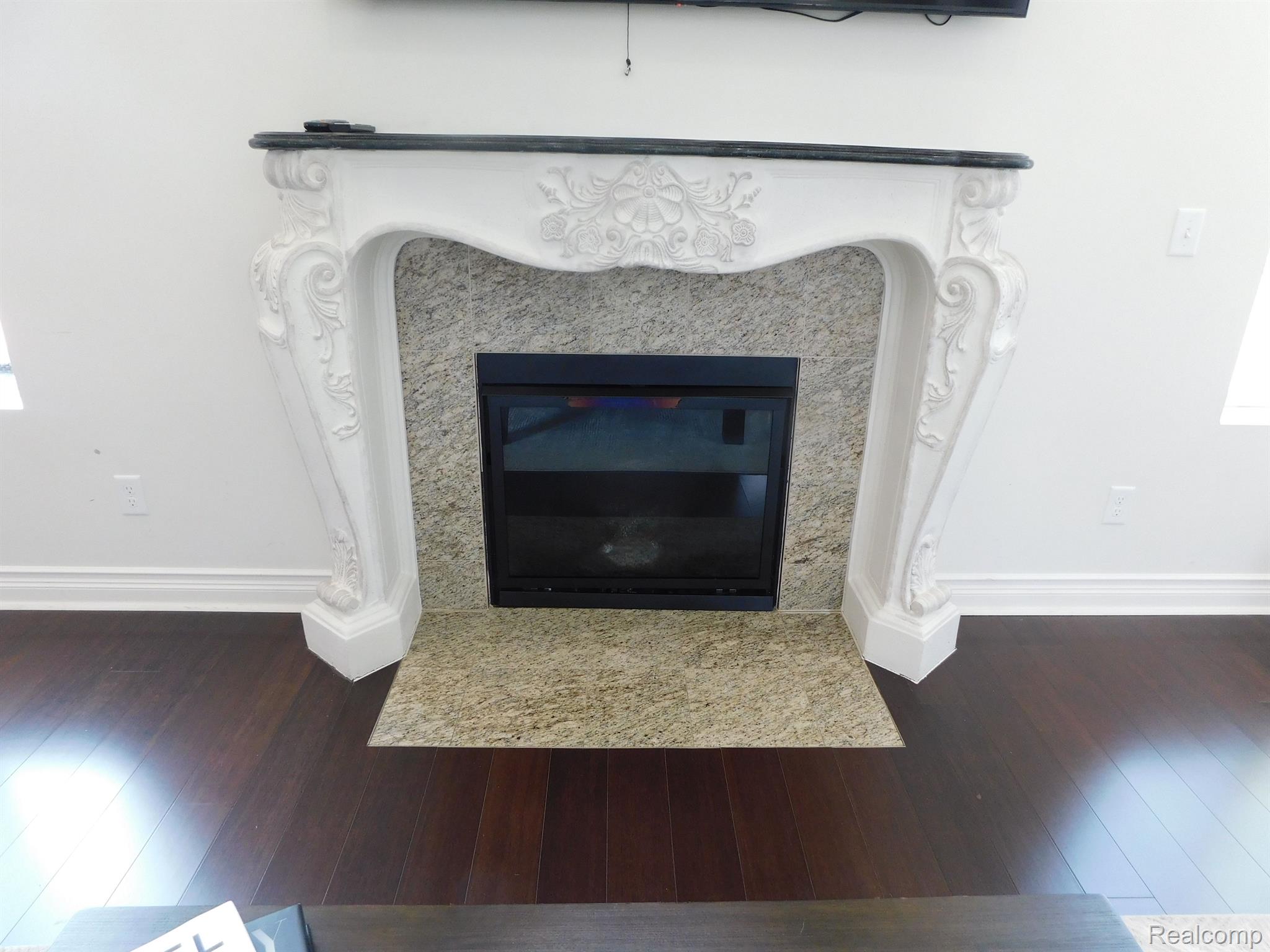 966 Monterey Ln. Rochester, MI 48307 - Photo 37 of 79 Gallery Image 37