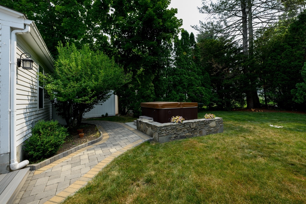 42 Lovell Road Holden, MA 01520 - Photo 25 of 26