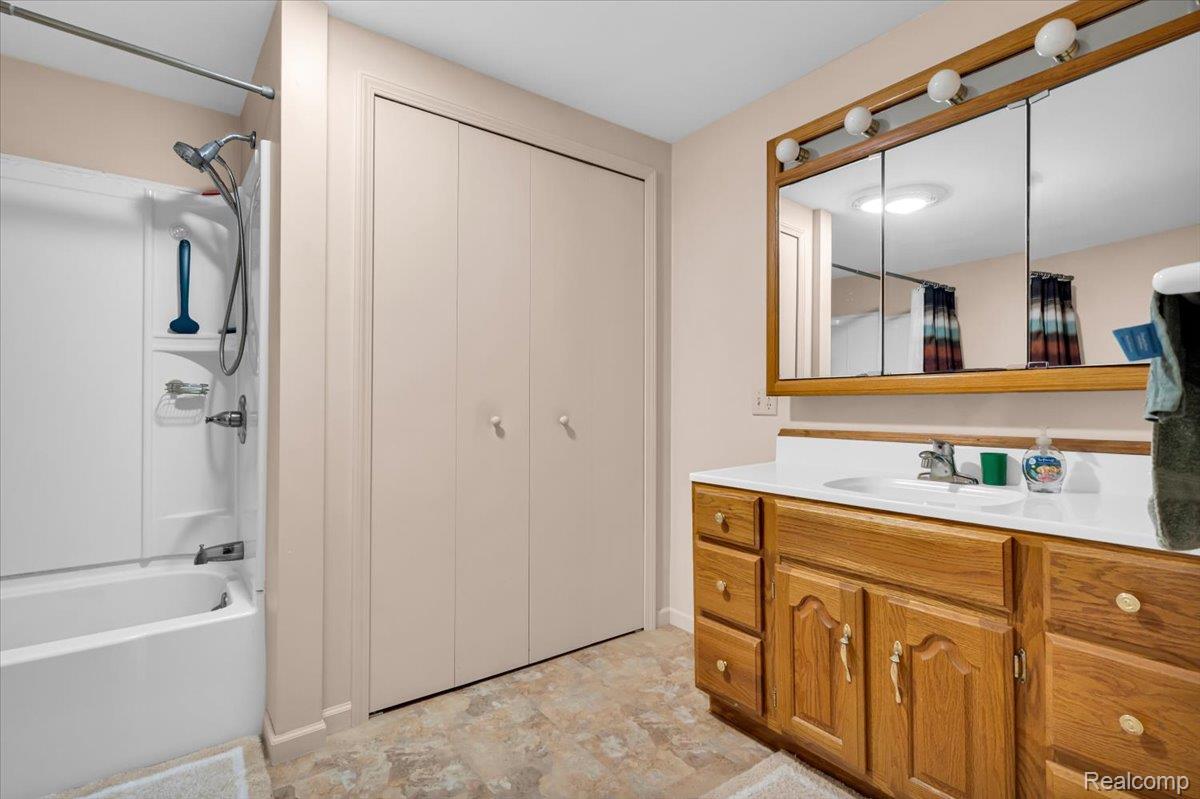 10294 South Nichols Road Gaines, MI 48436 - Photo 15 of 66 15-10294 S Nichols Rd_14.jpg