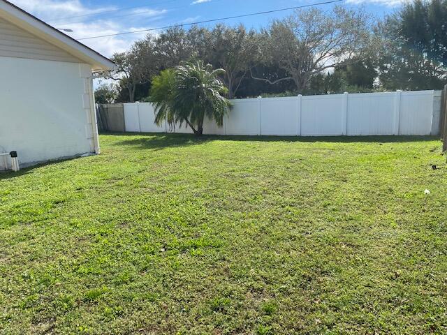 135 Raintree Trail Jupiter, FL 33458 - Photo 7 of 8 Backyard