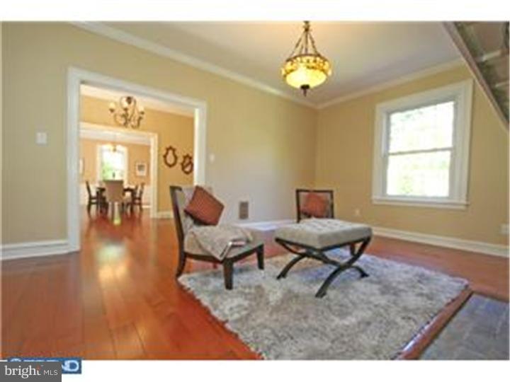 904 Rydal Road Abington, PA 19046 - Photo 4 of 25 Living Room