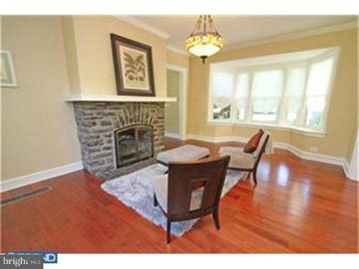 904 Rydal Road Abington, PA 19046 - Photo 5 of 25 Living Room