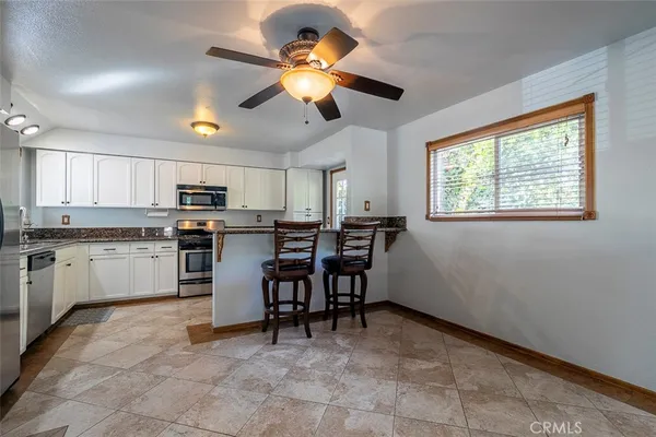 $3,900 | 28190 Hot Springs Avenue, Canyon Country, CA 91351