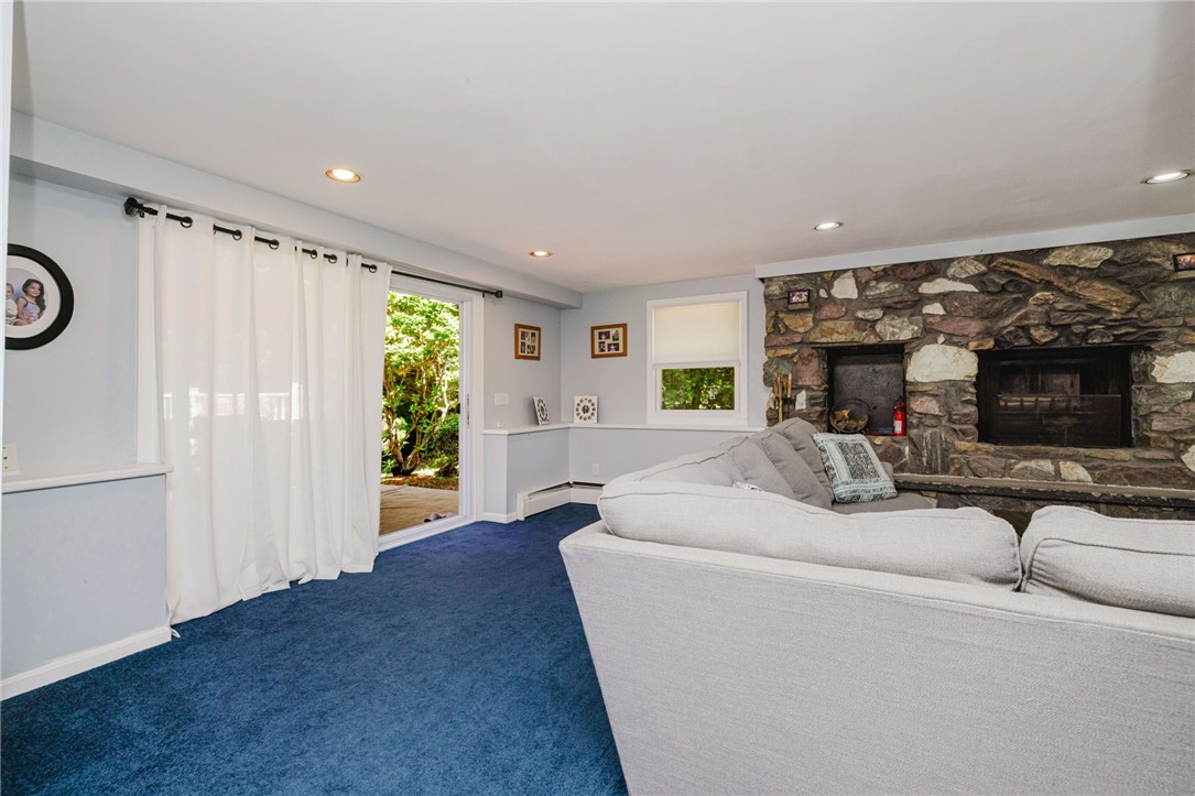 22 Oakview Terrace Glocester, RI 02857 - Photo 15 of 36