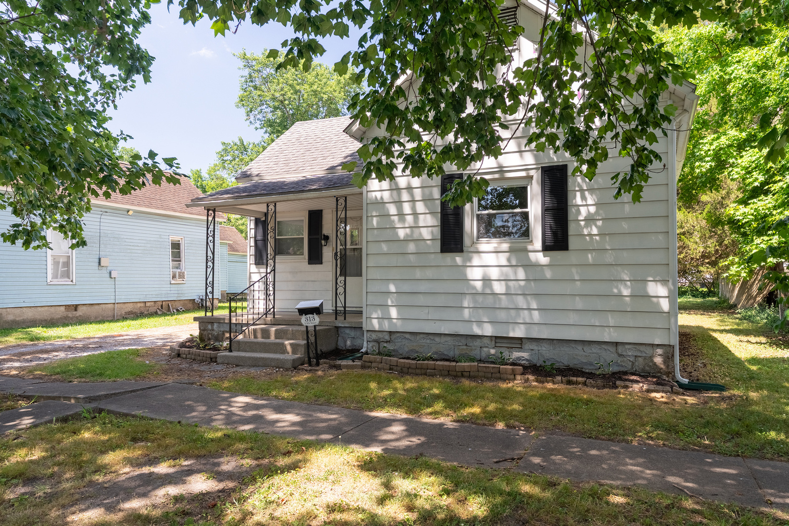 313 North 9th Street Herrin, IL 62948 - Photo 2 of 28