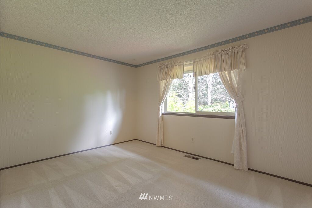16932 155th Place Southeast Renton, WA 98058 - Photo 12 of 21 Gallery Image 12